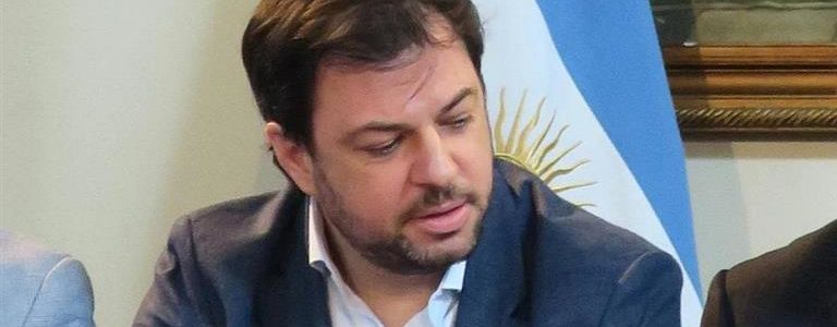 RENUNCIÓ DÍAZ GILLIGAN TRAS EL ESCÁNDALO POR LA CUENTA OFFSHORE EN ANDORRA