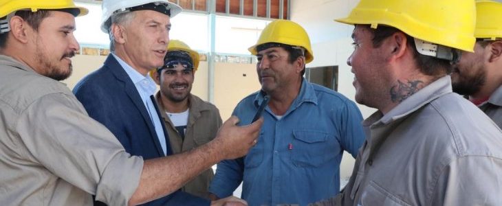 En modo campaña: Macri desembarcó en el Norte del país para recorrer obras