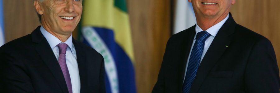 Jair Bolsonaro llega al país y se reúne con el presidente en la Rosada