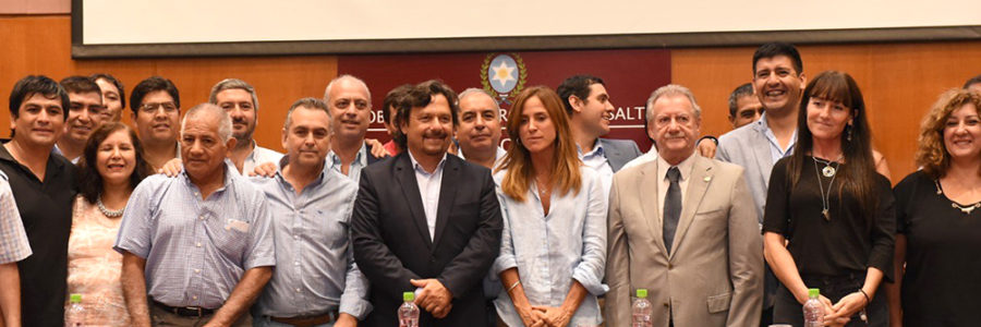 Sáenz encabezó la presentación del operativo para entrega de las Tarjetas Alimentar en Salta