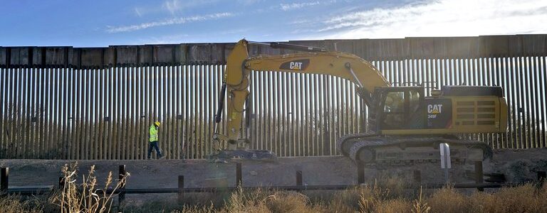 Joe Biden: suspendió la construcción del muro fronterizo con México