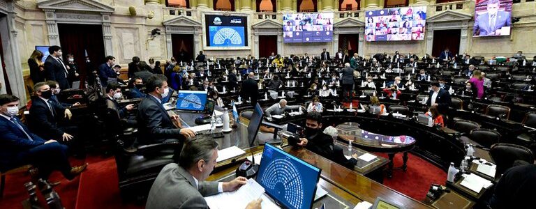 En medio de la interna del Gobierno, los senadores del Frente de Todos darán un gesto de unidad para saltar la grieta entre Alberto Fernández y CFK