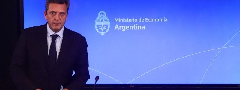 Sergio Massa partió hacia China para cerrar acuerdos en energía y fortalecer las reservas del Banco Central