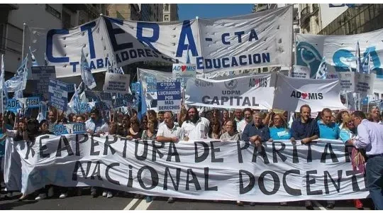 Comenzó el paro nacional docente de CTERA: Gobierno anunció que descontará el día