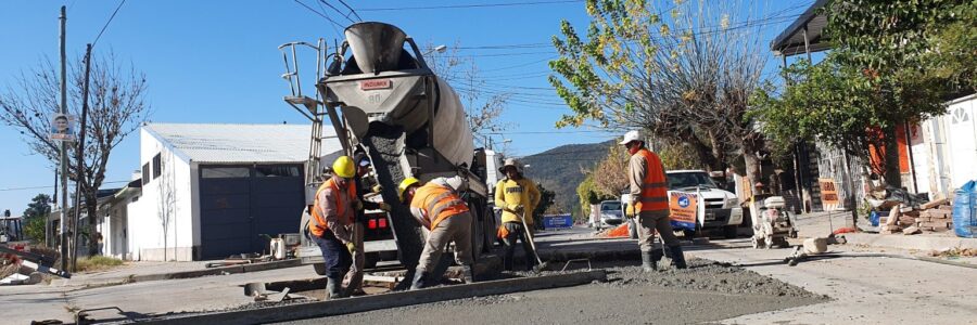 La Municipalidad continúa hormigonando diversas calles de la ciudad