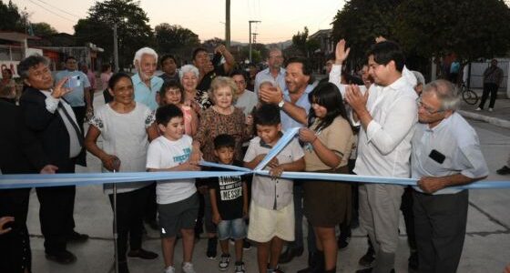 Provincia y municipio de Tartagal completaron 25 cuadras de pavimento e iluminación en Villa Saavedra