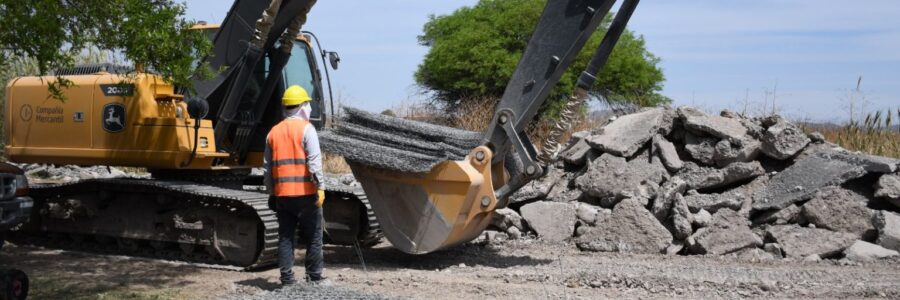 Avanza el revestimiento del canal pluvial del río Ancho