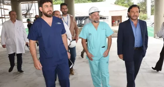 Sáenz supervisó las obras del hospital San Bernardo: “Trabajamos para convertirlo en un ícono de la salud del NOA y NEA”